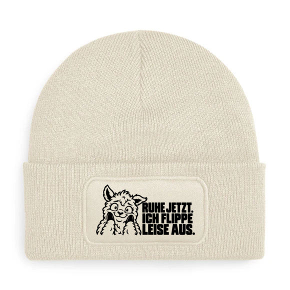 Mütze RUHE JETZT. ICH FLIPPE LEISE AUS. mit Comic-Alpaka in Beige