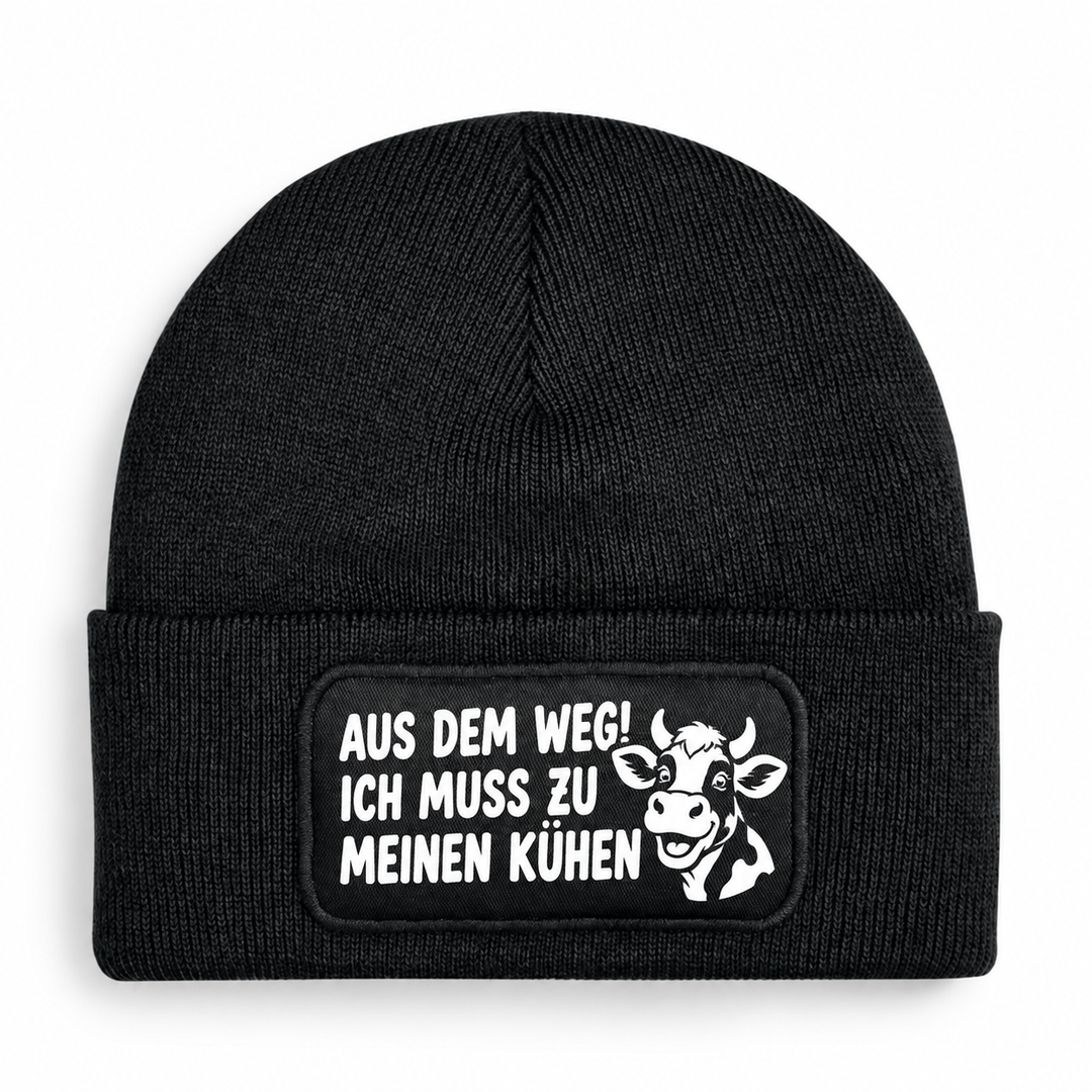 Mütze AUS DEM WEG! ICH MUSS ZU MEINEN KÜHEN – Schwarz