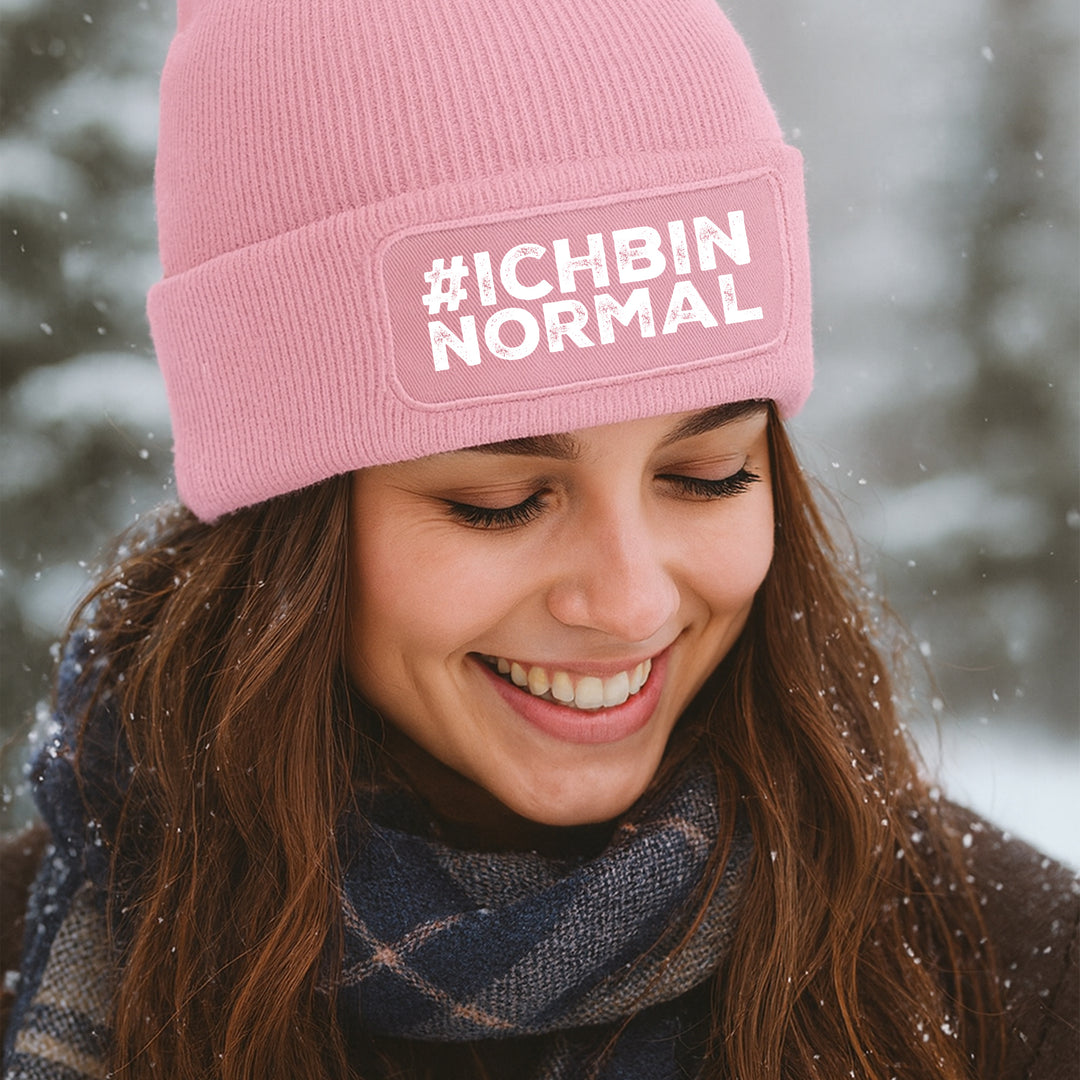 #ichbinnormal Mütze – Lustige Beanie mit Spruch | Geschenk für alle, die garantiert nicht normal sind