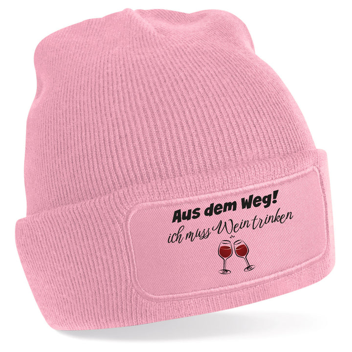 Mütze „Aus dem Weg – ich muss Wein trinken“ | Lustige Beanie für Weinliebhaber
