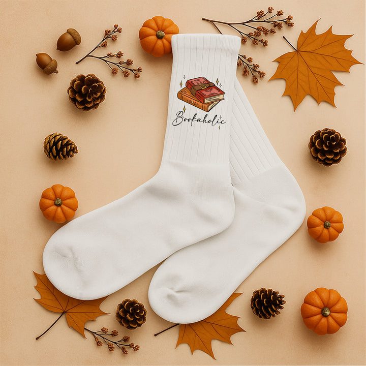 Socken „Bookaholic“ – Lustige Leseratten-Socken | Geschenk für Buchliebhaber | Witzige Motivsocken aus Bio-Baumwolle