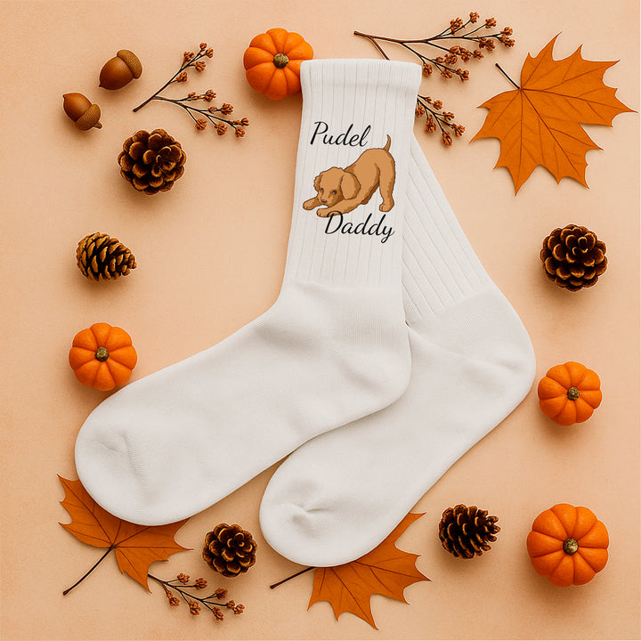 Socken „Pudel Daddy“ – Lustige Hunde-Socken | Geschenk für Pudel-Liebhaber | Tiermotiv aus Bio-Baumwolle | Made in Europe