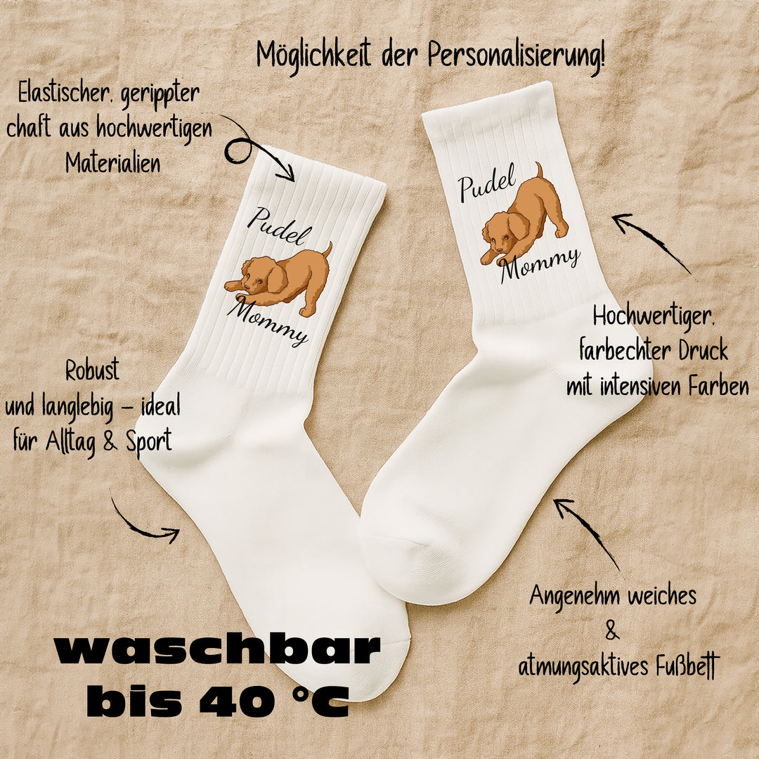 Socken „Pudel Mommy“ – Lustige Hunde-Socken für Frauen | Geschenk für Pudel-Liebhaberinnen | Tiermotiv aus Bio-Baumwolle | Made in Europe