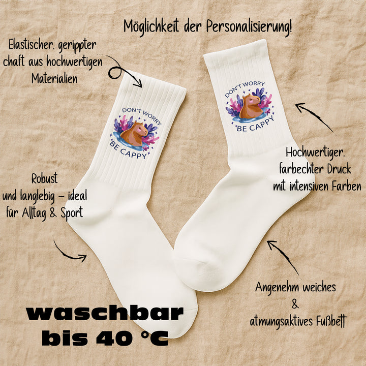 Socken „Don’t worry, be cappy“ – Lustige Capybara-Socken | Funny Animal Socks | Gute-Laune-Motiv aus Bio-Baumwolle