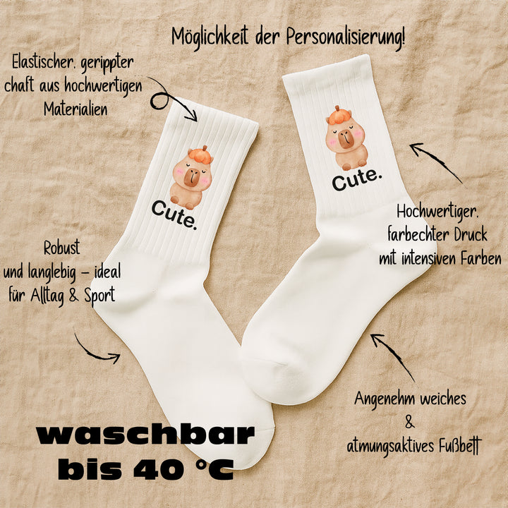 Socken „Cute.“ – Niedliche Tiermotiv-Socken | Lustige Capybara Socken aus Bio-Baumwolle | Geschenkidee für Tierliebhaber