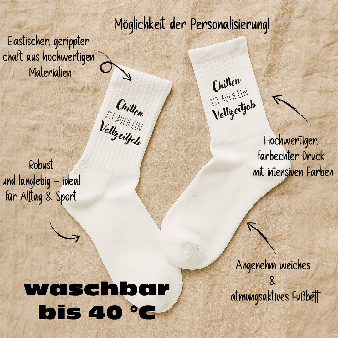 Socken „Chillen ist auch ein Vollzeitjob“ – Lustige Spruchsocken | Geschenk für Faule & Entspannte | Fun Socken Made in Europe