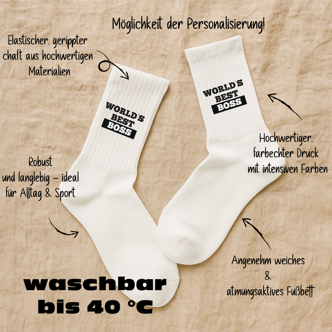 Socken „World’s Best Boss“ – Lustige Büro-Socken | Geschenk für Chef & Kolleg*innen | Fun Socks aus Bio-Baumwolle | Made in Europe