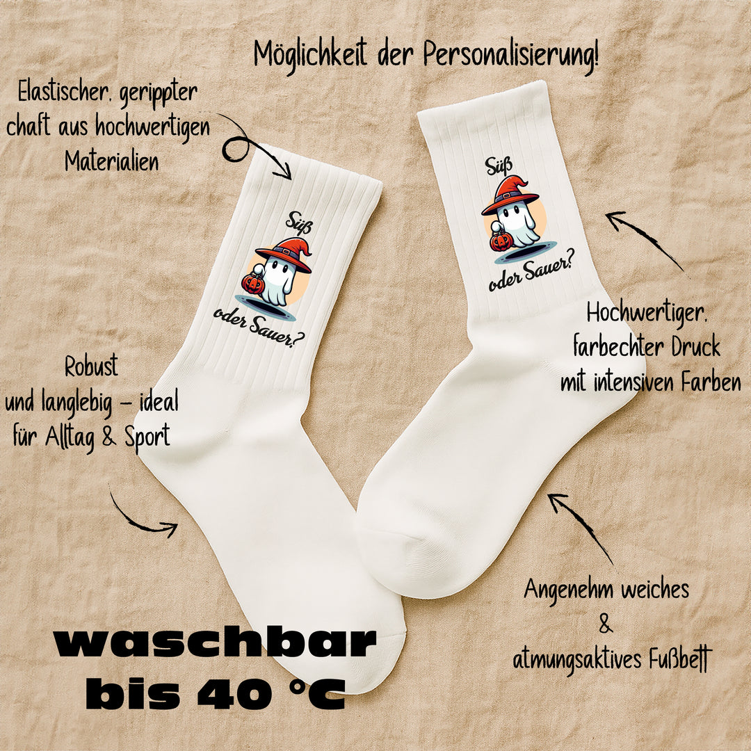 Socken „Süß oder sauer?“ – Lustige Spruchsocken | Halloween & Fun Socks aus Bio-Baumwolle | Geschenkidee mit Humor | Made in Europe