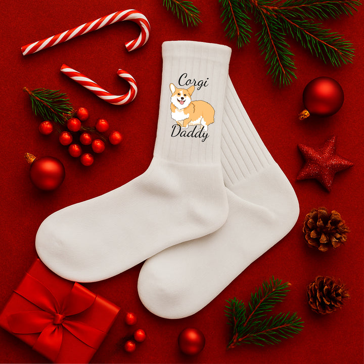 Socken „Corgi Daddy“ – Lustige Hunde-Socken | Geschenk für Corgi-Liebhaber | Tiermotiv aus Bio-Baumwolle | Made in Europe