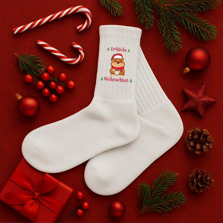Socken „Fröhliche Weihnachten“ – Lustige Weihnachtssocken mit Biber-Motiv | Weihnachtsgeschenk aus Bio-Baumwolle | Made in Europe