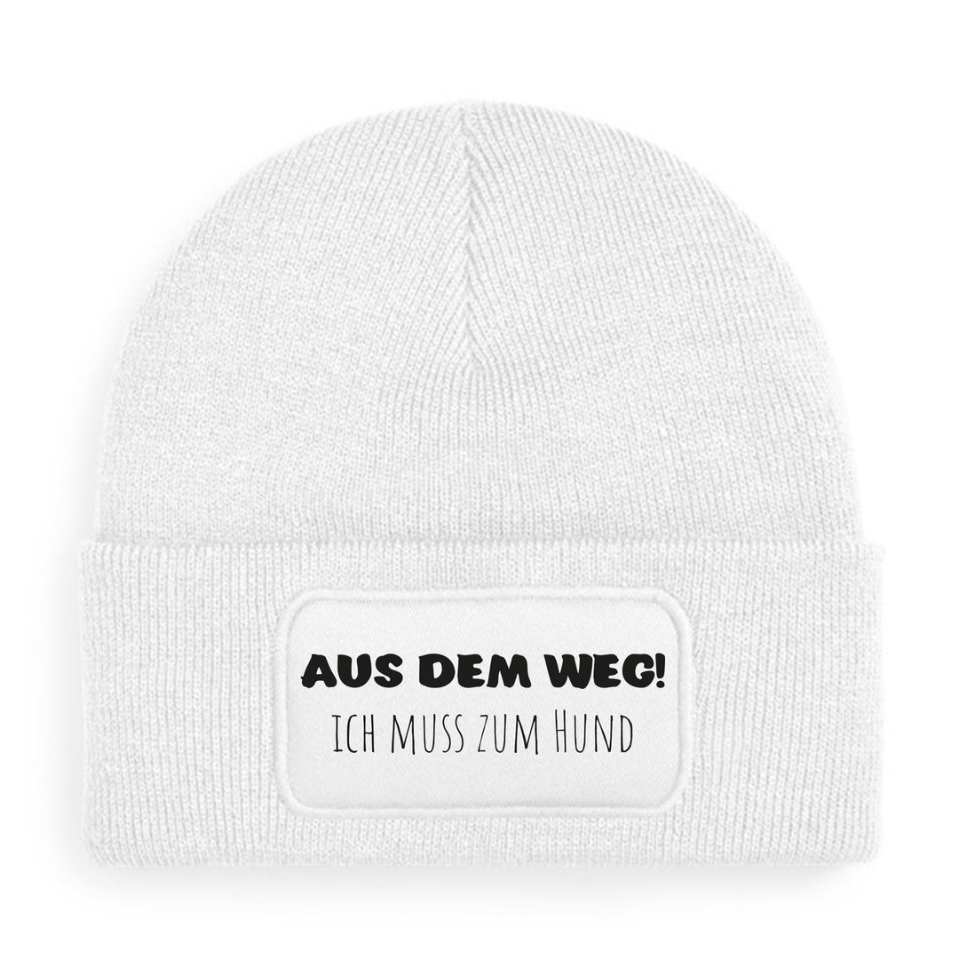 Mütze „Aus dem Weg – ich muss zum Hund“ | Lustige Beanie für echte Hundemenschen