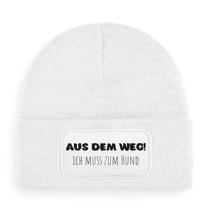 Mütze „Aus dem Weg – ich muss zum Hund“ | Lustige Beanie für echte Hundemenschen